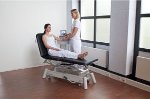Canapea Manumed Comfort 3 secţiuni, model 612, acţionare hidraulică, secţiunea pentru spate reglabilă