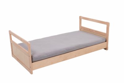 Montessori floor bed without slats